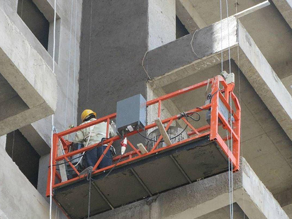 沈陽電動(dòng)吊籃施工：安全搭載要求與注意事項(xiàng)